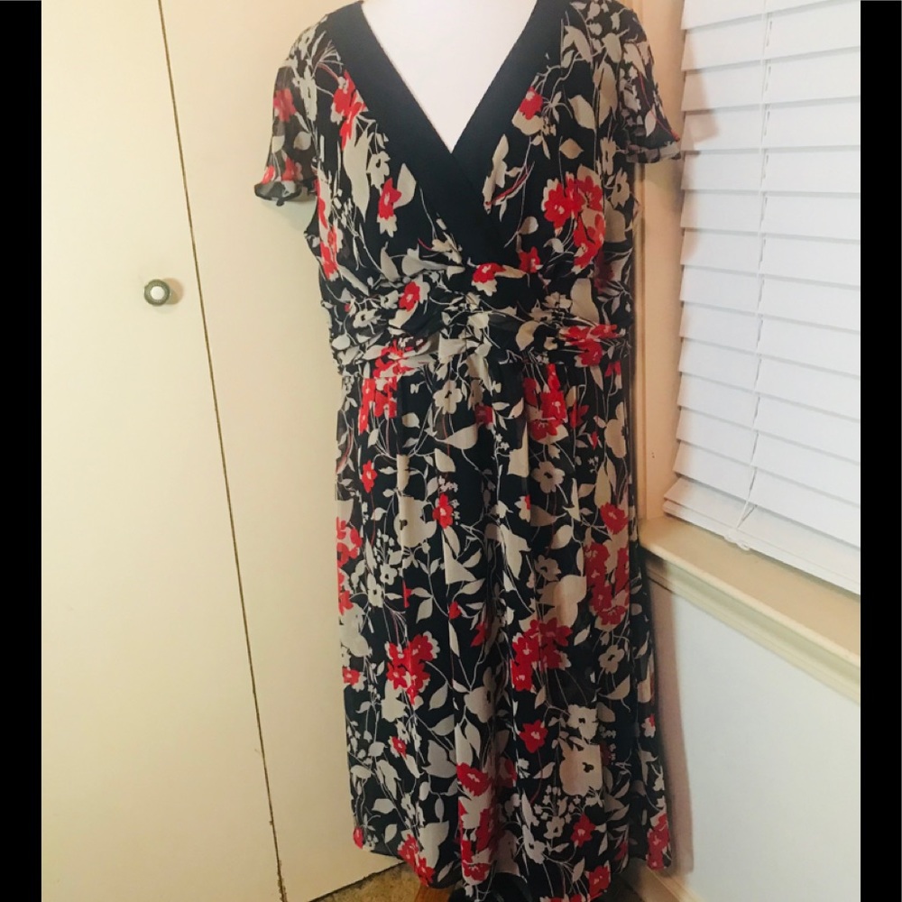 Ruched Waist Floral Dress by Studio 1  Sz 18 W